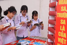 Thai Binh : Ouverture de la Journée du livre et de l'exposition sur Hoàng Sa et Truong Sa