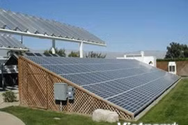 Quang Tri promeut l’énergie éolienne et solaire