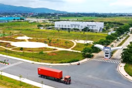Zone industrielle de Phu My 3 à Ba Ria, province de Vung Tau. L'immobilier s'est classé au deuxième rang en termes d'investissement étranger de janvier à août, représentant près de 20 % du total des investissements directs étrangers (IDE) enregistrés dans le pays. (Photo : VNA)