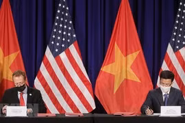 Signature d'un accord sur le nouvel emplacement de l'ambassade des États-Unis au Vietnam