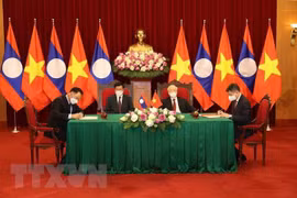 Le journal Pathet Lao met en lumière les liens étroits Vietnam-Laos 