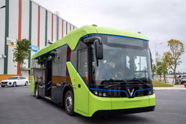 Découvrez le premier bus électrique intelligent au Vietnam