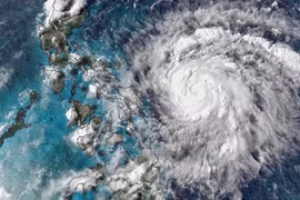 Les Philippines évacuent près de 1.800 personnes en réponse à la tempête Molave