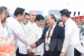 Le PM arrive à Manille pour le 31e Sommet de l'ASEAN