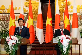 À Hanoi, le PM japonais Shinzo Abe appelle à développer l’avenir ensemble