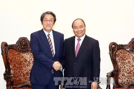 Le PM Nguyên Xuân Phuc salue les liens avec le Japon et la Hongrie