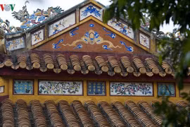 La littérature gravée sur l’architecture royale de Huê exposée à Hanoï