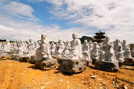 La sculpture sur pierre de Ninh Vân ne laisse pas de marbre