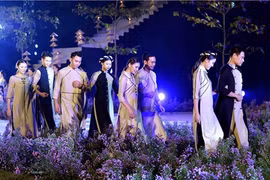 À propos de la modernisation de l’áo dài, la tunique traditionnelle vietnamienne