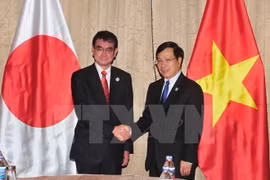 APEC 2017 : renforcement des relations avec le Japon et le WEF 