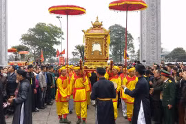 La fête du temple de Cua Ong, patrimoine culturel, attire la foule