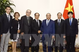 Le Premier ministre Nguyên Xuân Phuc reçoit le secrétaire général de l’ASEAN