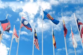 Marche en l’honneur du cinquantenaire de l’ASEAN à Vientiane