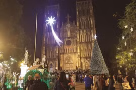 La magie de Noël s’empare de la capitale vietnamienne