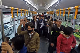De l’urgence de développer les transports publics dans la capitale Hanoï