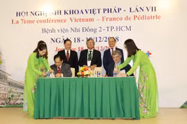 Le Vietnam et la France renforcent leur coopération dans la pédiatrie