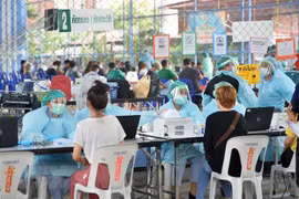 COVID-19: le système de santé thaïlandais s'efforce d'éviter le risque de surcharge