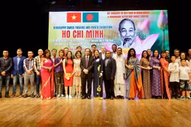 Un spectacle en mémoire du Président Ho Chi Minh au Bangladesh