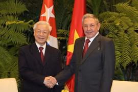 Les dirigeants vietnamiens félicitent Cuba à l'occasion de sa Fête nationale