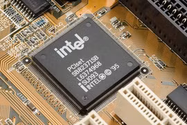 Intel envisage d'augmenter ses investissements dans une usine de puces au Vietnam