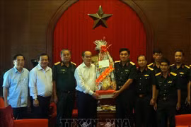 Meilleurs vœux du Têt à des unités des forces armées de Ho Chi Minh-Ville