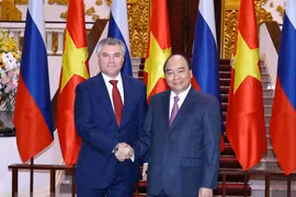 Le PM Nguyen Xuan Phuc reçoit le président de la Douma d’Etat de Russie