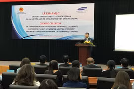 Samsung forme des experts en industries auxiliaires du Vietnam