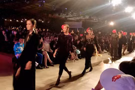400 mannequins et artistes au Festival international de la mode du Vietnam 2020