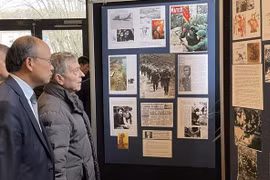 Exposition de documents de presse français et internationaux sur les Accords de Paris