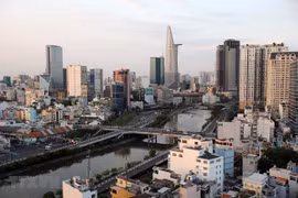 Des journalistes étrangers apprécient des potentiels de développement du Vietnam