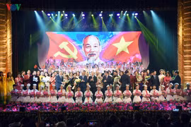 Un programme artistique en mémoire du président Ho Chi Minh à Hanoi