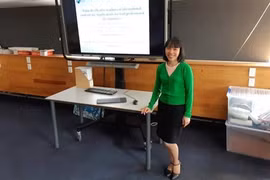 Une professeure encourage la venue d’étudiants étrangers