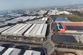 Près de 10.000 milliards de dongs pour la construction de quatre ZI