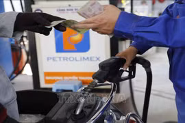 Baisse légère des prix des carburants après quatre hausses consécutives