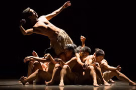 Bientôt un spectacle de danse contemporaine associée avec le tuông sur la scène de Hanoï