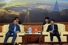 L’ambassadeur israélien en visite de travail à Lao Cai