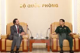 Le chef d’état-major de l’Armée populaire du Vietnam reçoit des officiels du groupe français CNIM