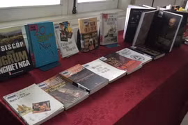 Un coin de littérature russe à la Bibliothèque de Hanoi