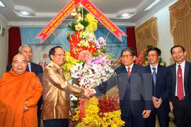 Ho Chi Minh-Ville félicite le Laos et le Cambodge pour le Nouvel An 