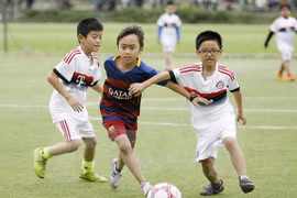 La Norvège aide Thua Thien-Hue dans le développement des clubs de football