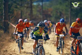 Course internationale de VTT à Da Lat