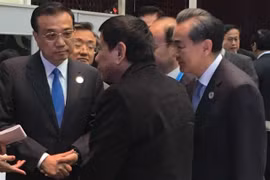 La Chine espère que ses relations avec les Philippines reviennent à la normale