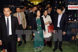 Mme Truong Thi Mai rencontre la diaspora vietnamienne en Russie