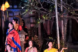 L’ao dài et le sari, vedettes d’un défilé de mode à Ho Chi Minh-Ville