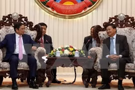 Une délégation de la Commission centrale de l'Organisation du PCV en visite au Laos