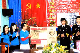 Visite printanière à Truong Sa, Côn Co et Bach Long Vi