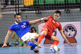 Futsal : deux matchs amicaux entre le Vietnam et la Malaisie 