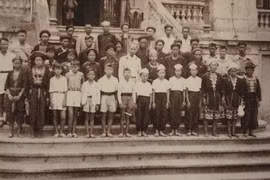 En l’honneur du 75e anniversaire du retour du Président Hô Chi Minh au Vietnam