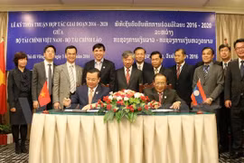 Vietnam et Laos resserrent leur cooperation dans la finance