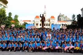 Echanges culturels entre enfants du Vietnam, du Laos et du Cambodge
